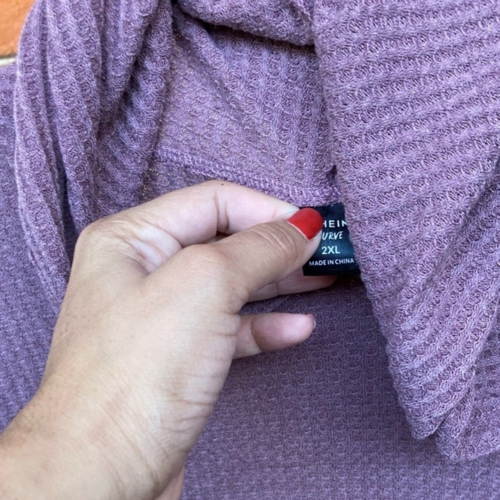 SHEIN CURVE CURVED HEM LIGHT WEIGHT PULLOVER 2X - Picture 2 of 4